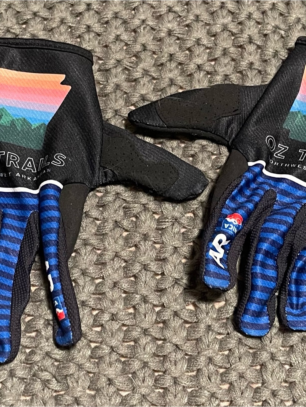 Mountain Bike Gloves in Black and Blue